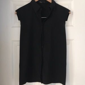 Sleeveless top by Noir